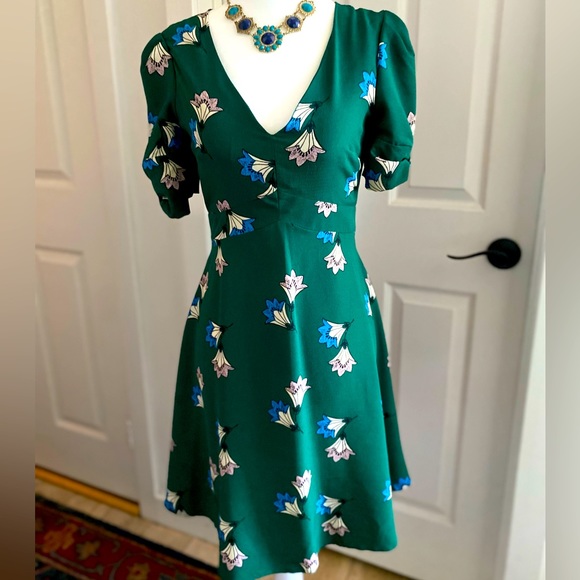 Ms.Selfridge Classic Green Floral Tea Dress with Open Puff Sleeve, Size 4 (US) - Picture 2 of 16